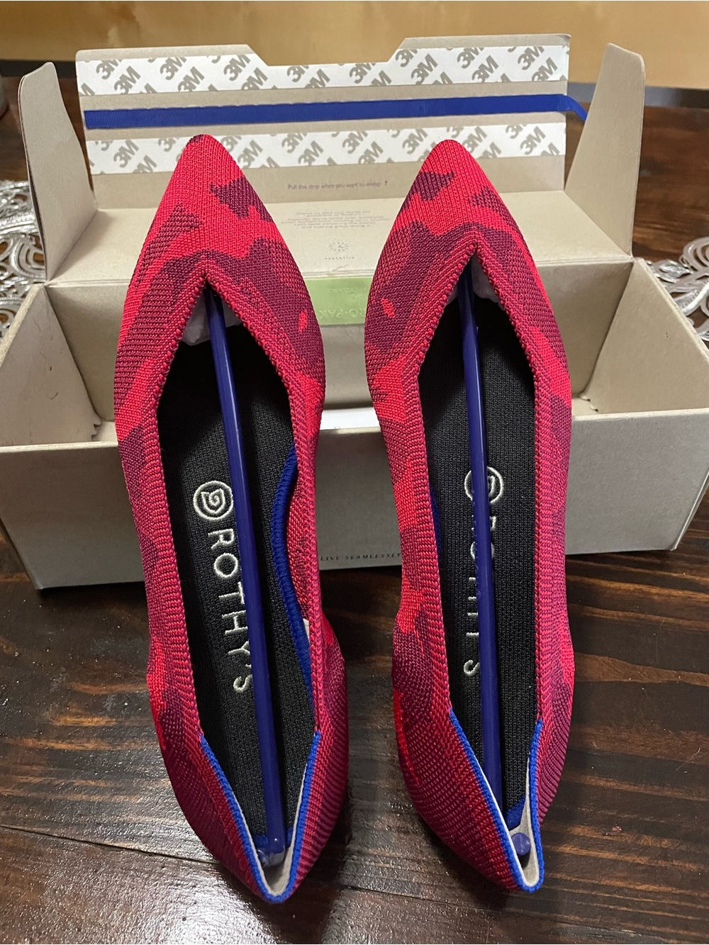 NEW Rothy's Women's Pointed Flats in Red Camo 8